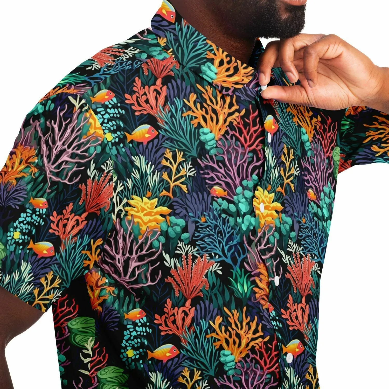 Coral Reef Short Sleeve Men Button Up Shirt, Sea Ocean Beach Tropical Fish Print Casual Buttoned Down Summer Collared Dress Shirt