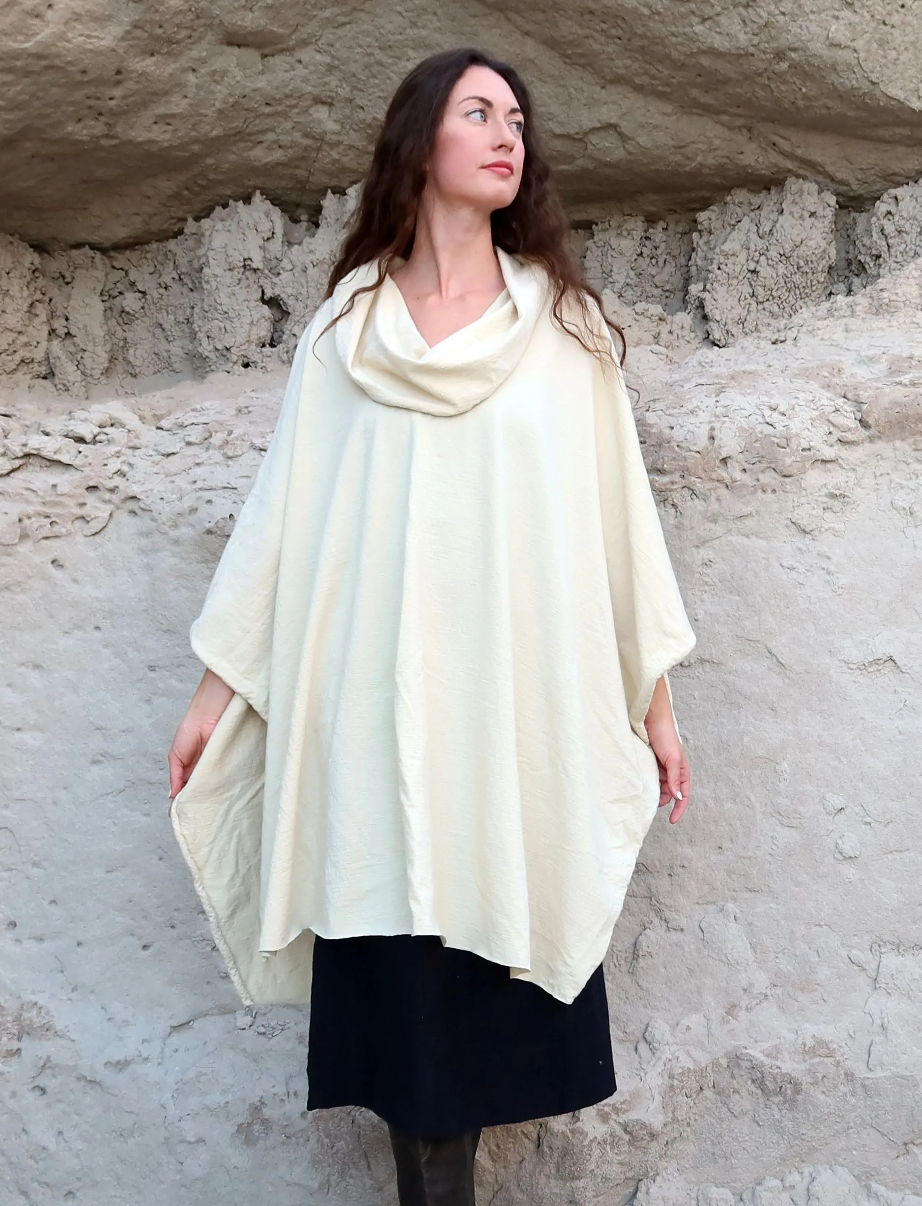 ORGANIC WOOL Nomad Aphrodite Short Cape